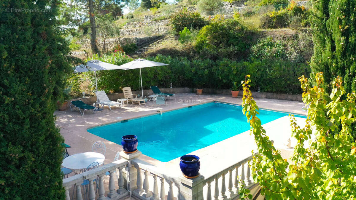 Maison de 176 m² avec piscine et terrain de 2509 m² - photo 5