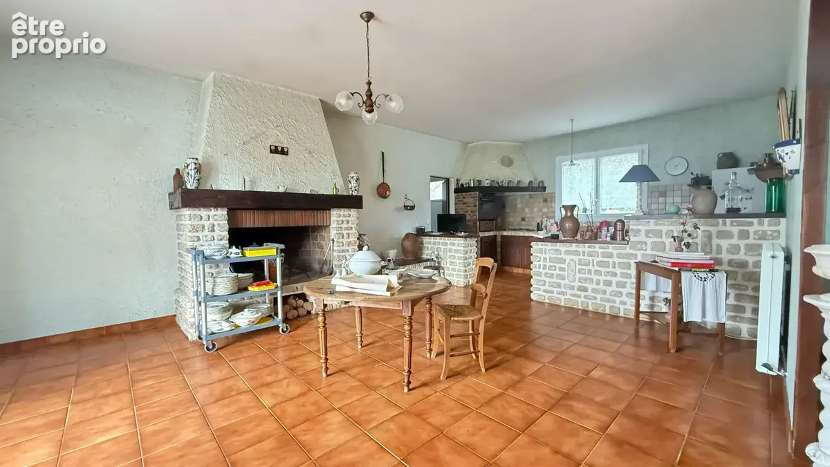 Maison de plain-pied avec dependance et grand jardin arbore - photo 2