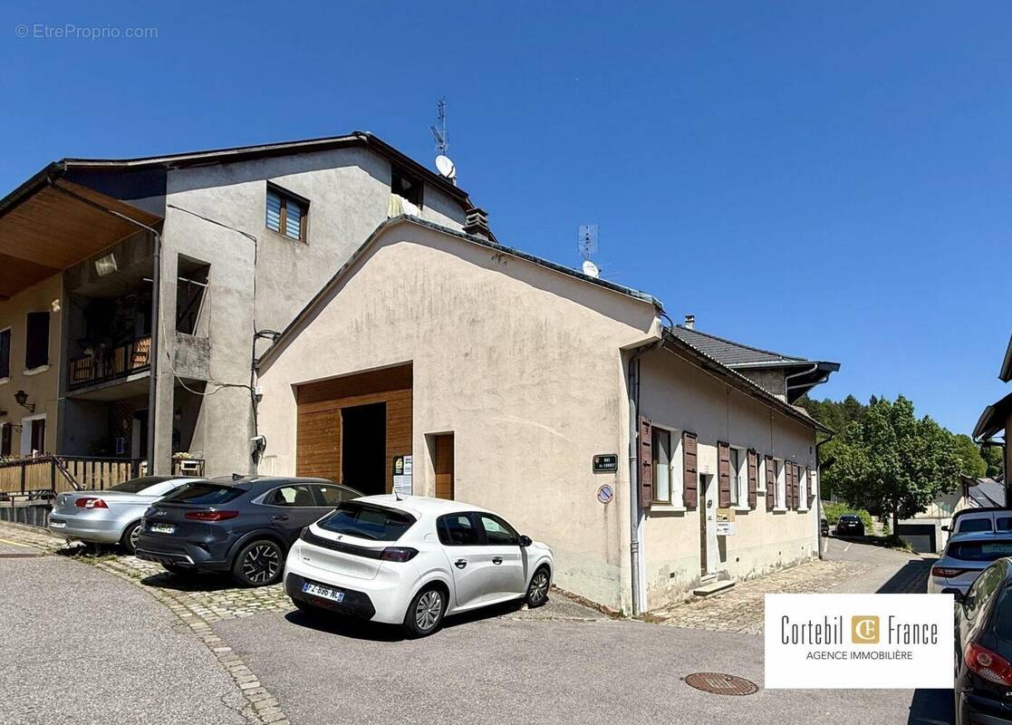 Maison à CRUSEILLES