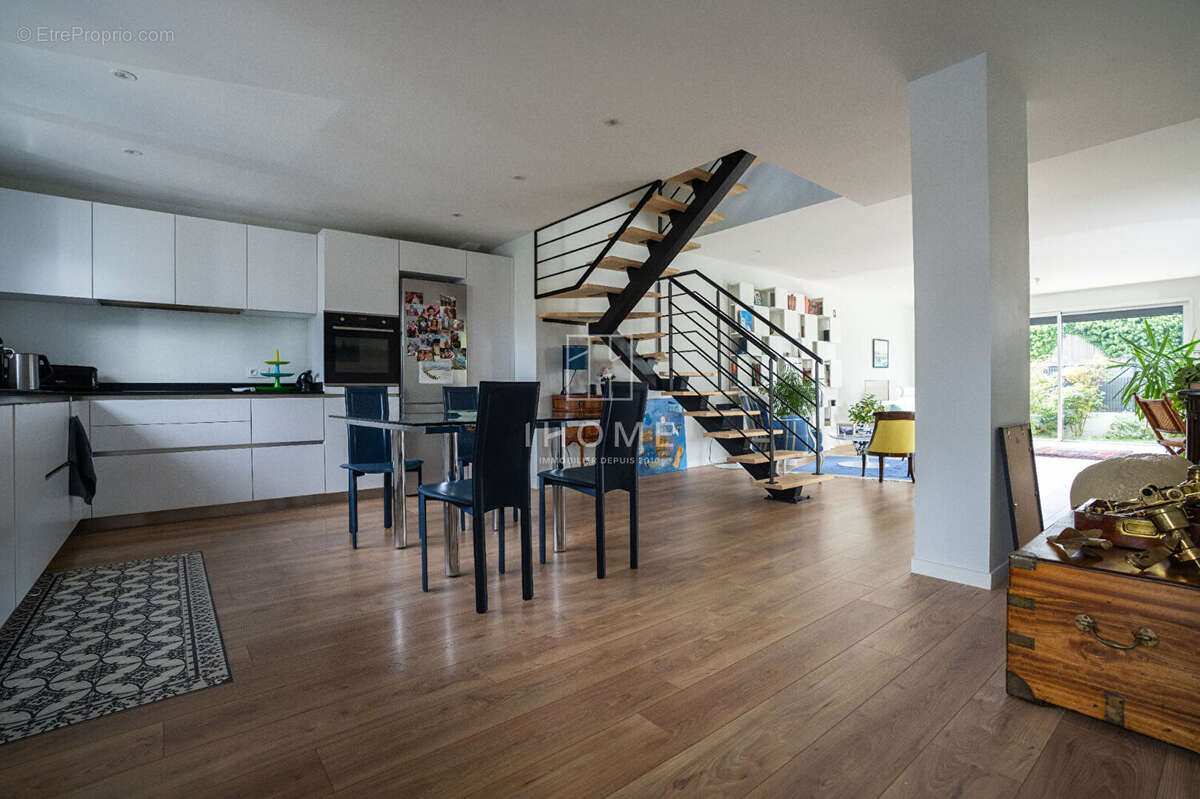 Maison à LES PONTS-DE-CE