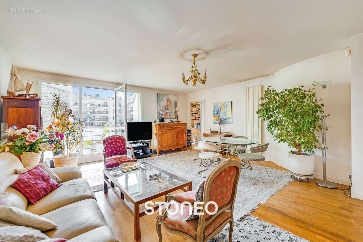 Appartement à LEVALLOIS-PERRET