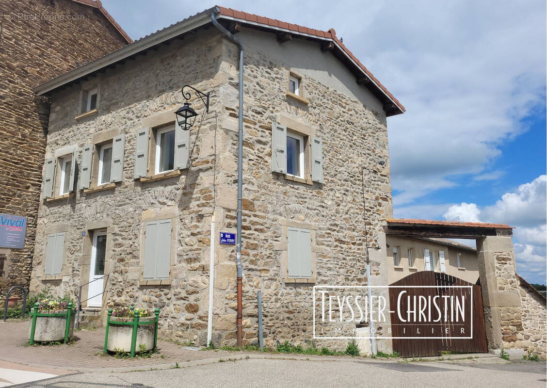 Appartement à CHAUSSAN