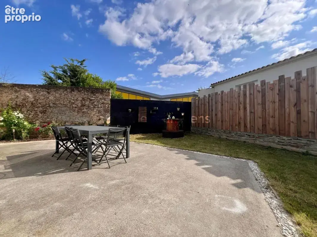 Maison Bourgeoise Rénovée avec Potentiel - 3 Chambres ( 4 possible ) avec Garage - Sacré Coeur - photo 12