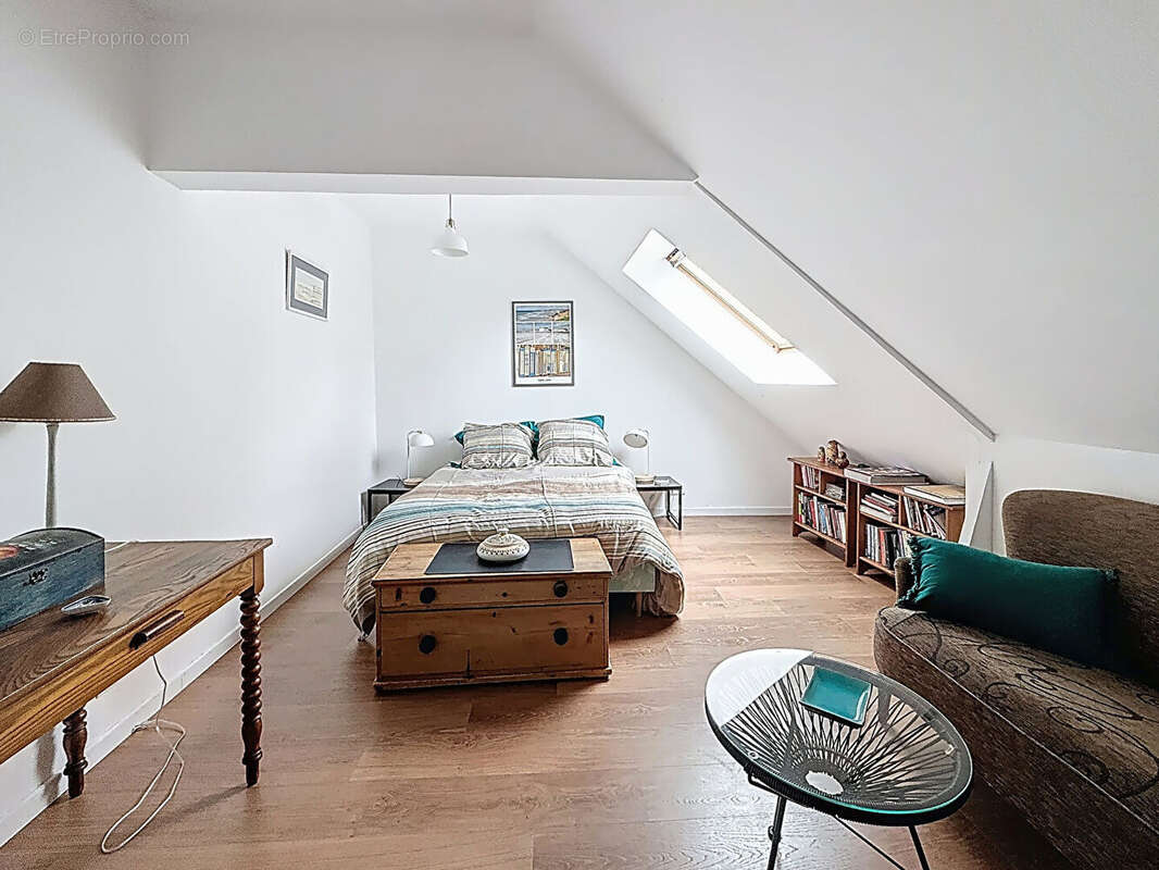 Maison à LES ESSARTS-LE-ROI