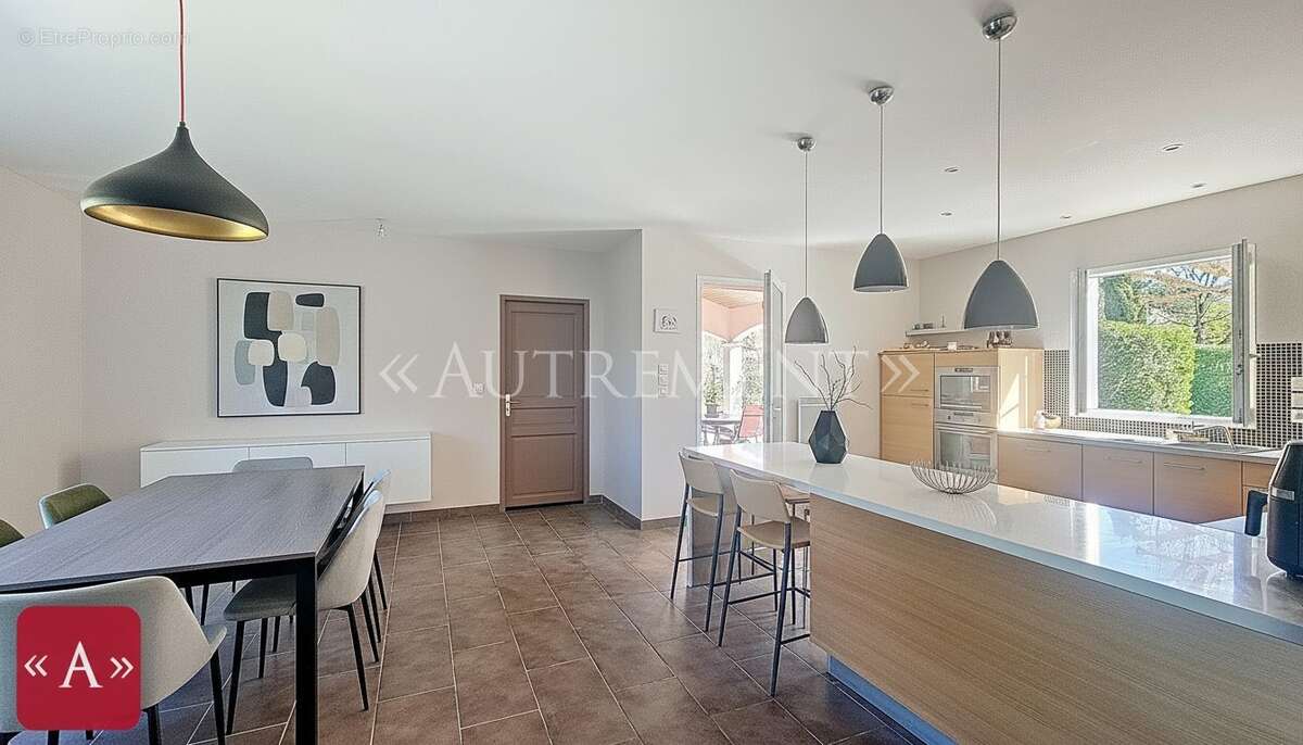 Maison à SAINT-SULPICE