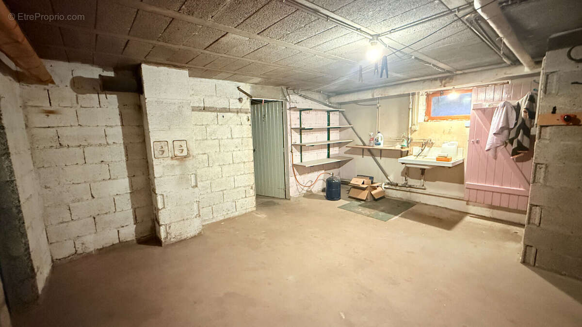 Maison à MENIL-SUR-BELVITTE