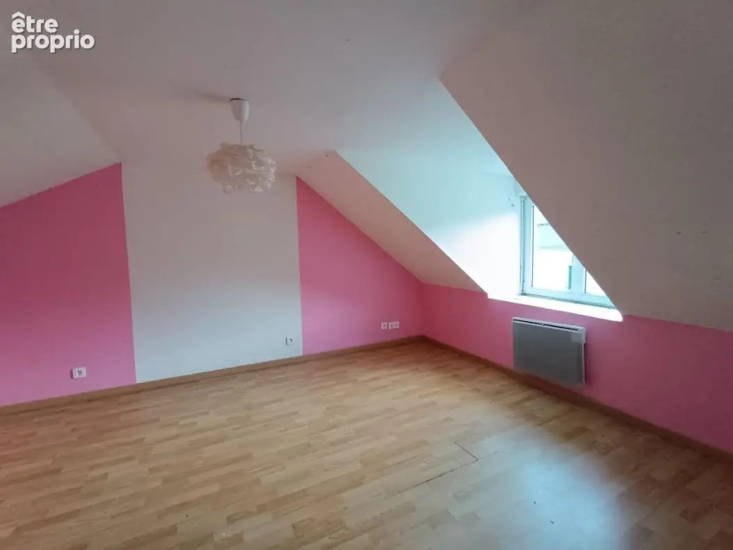 29520 Laz maison en partie restaurée avec 5 chambres 2 grandes pièces de 26 m² et 46 m² - photo 5