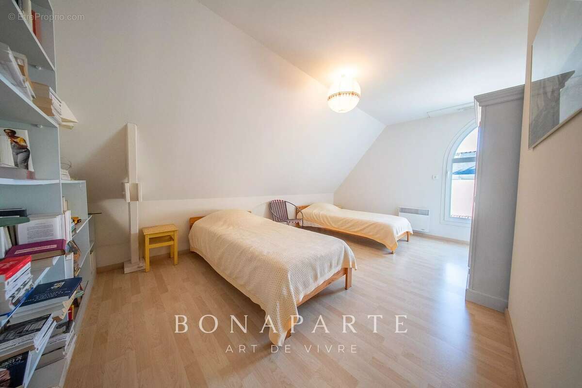 Golfe du morbihan, locmariaquer : maison 4 chambres, jardin paysagé de 975 m², le golfe à 300 m à pied - photo 14