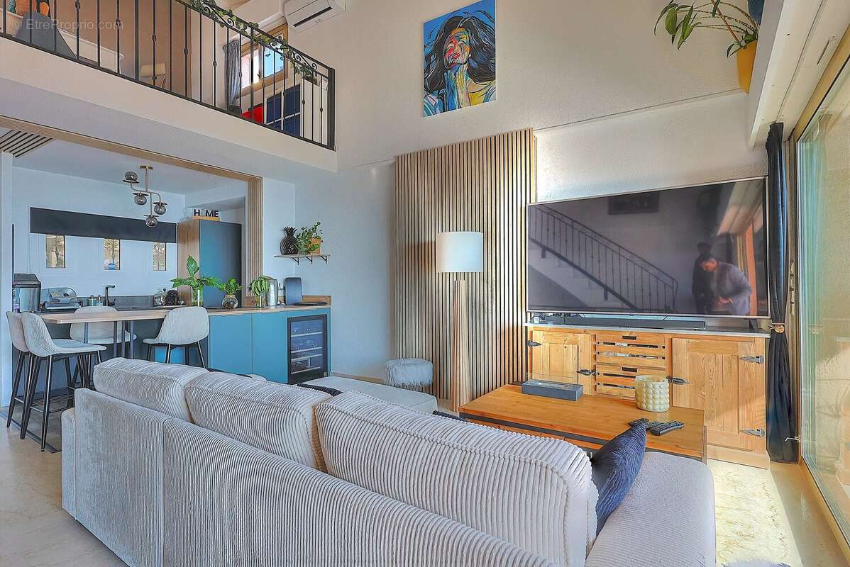 Appartement à VALLAURIS