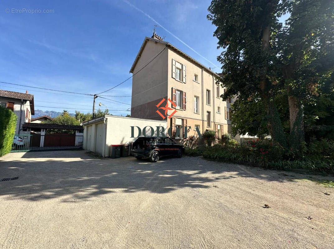 Appartement à SAINT-MARTIN-D&#039;HERES