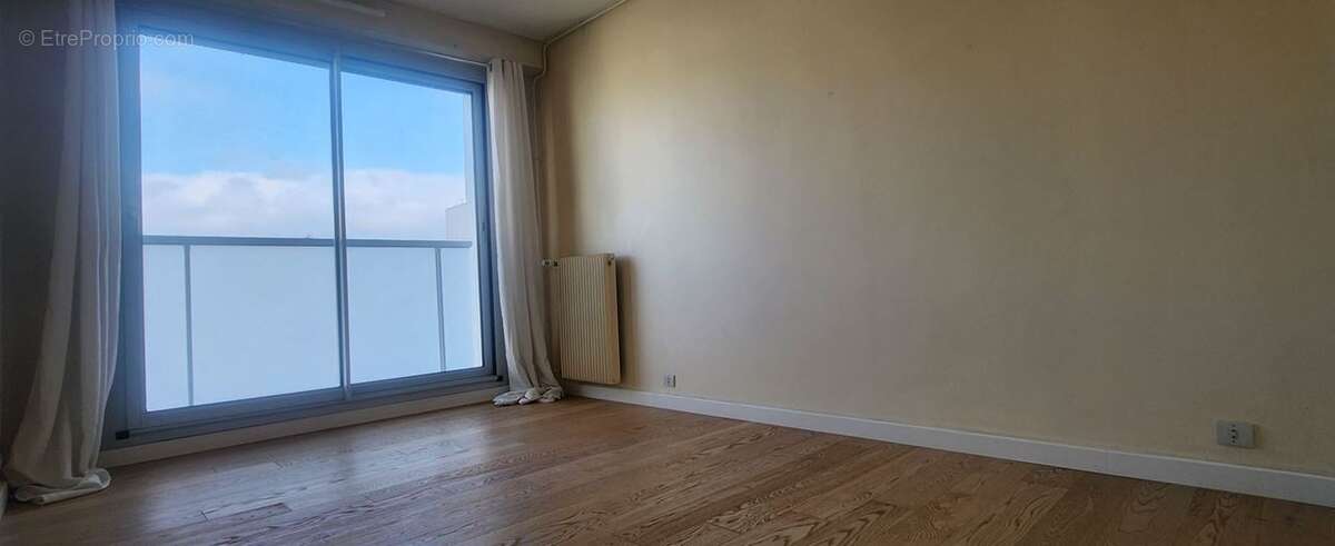 Appartement à PARIS-19E