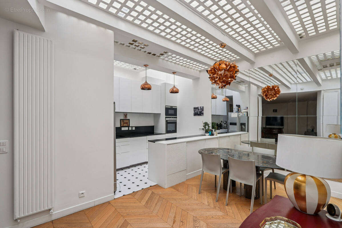 Appartement à PARIS-17E