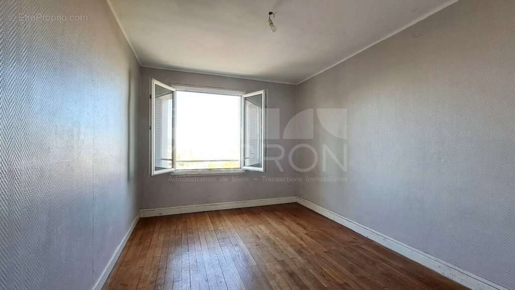 LYON – Av. Rockefeller - TYPE 3 de 54 m² – Dernier étage avec vues dégagées - photo 4