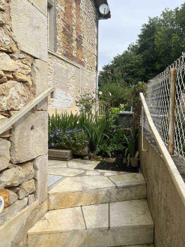 Maison à CHAMPAGNE-MOUTON