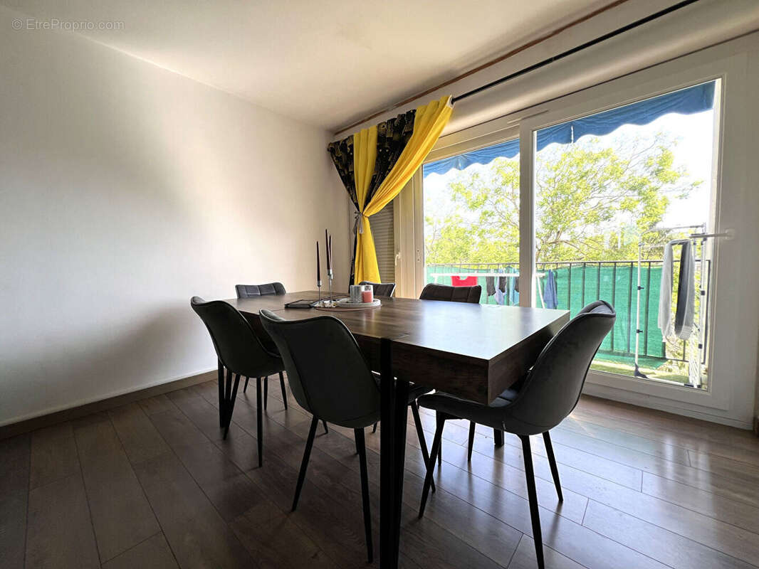 Appartement à SAINT-JEAN-DE-LA-RUELLE
