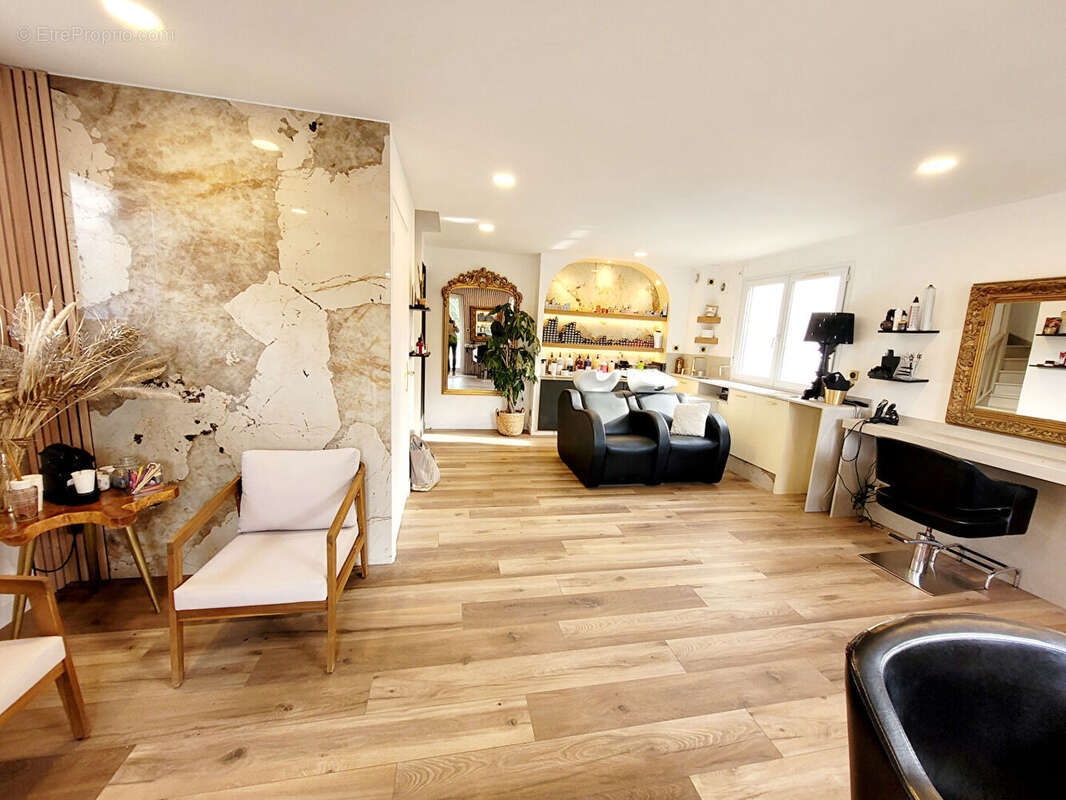 Commerce à MONTBONNOT-SAINT-MARTIN