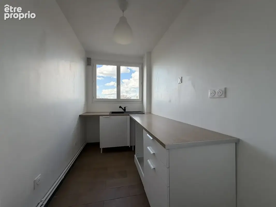 Appartement 2 pièces avec balcon - cave - Parking - photo 4