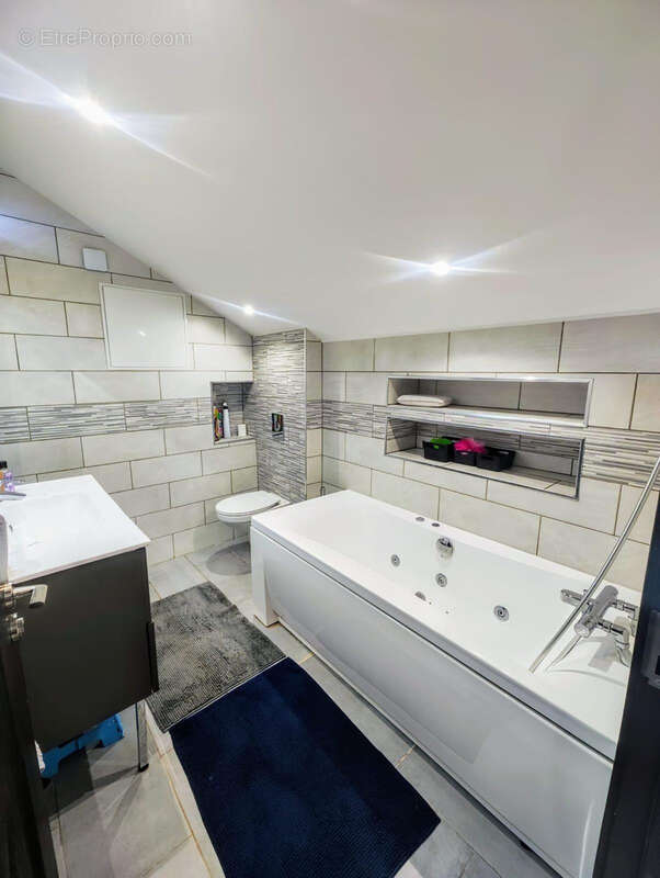 Appartement à PERTHES