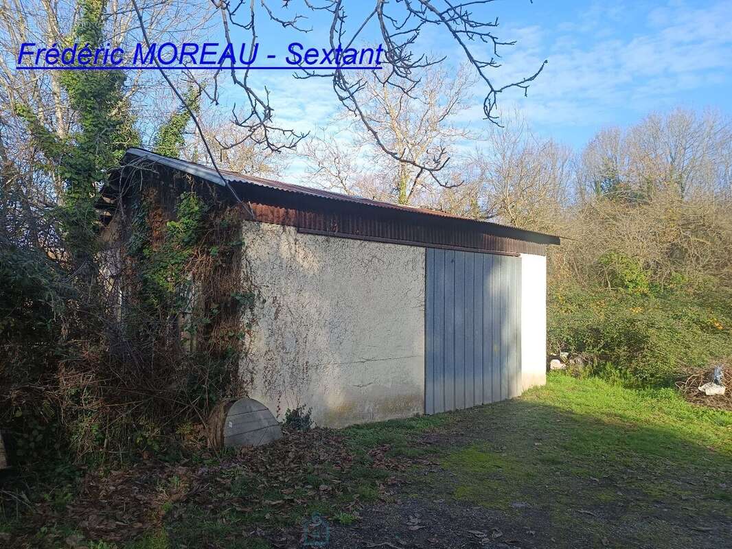 Ensemble immobilier de plus de 20 pièces, avec plus de 500m2 dévelloppés et plus de 13000m2 de terrain - photo 8