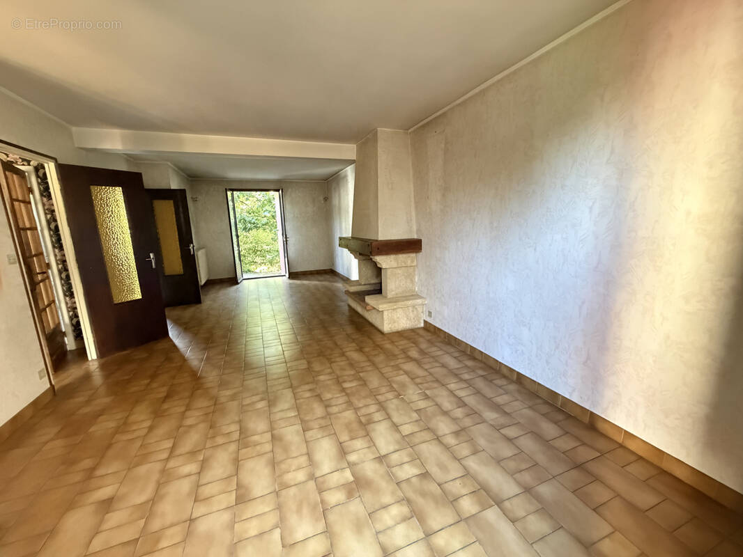 Maison 5 chambres avec fort potentiel - photo 2