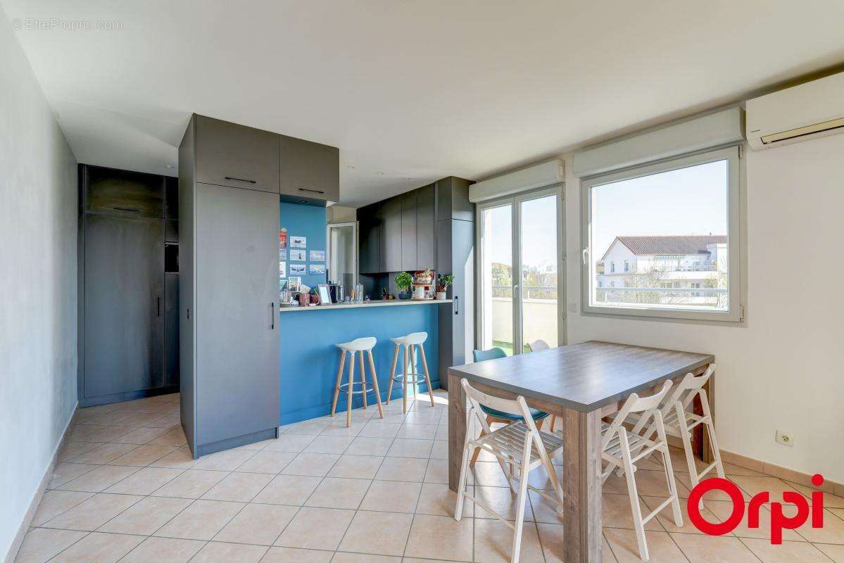 Appartement à RILLIEUX-LA-PAPE