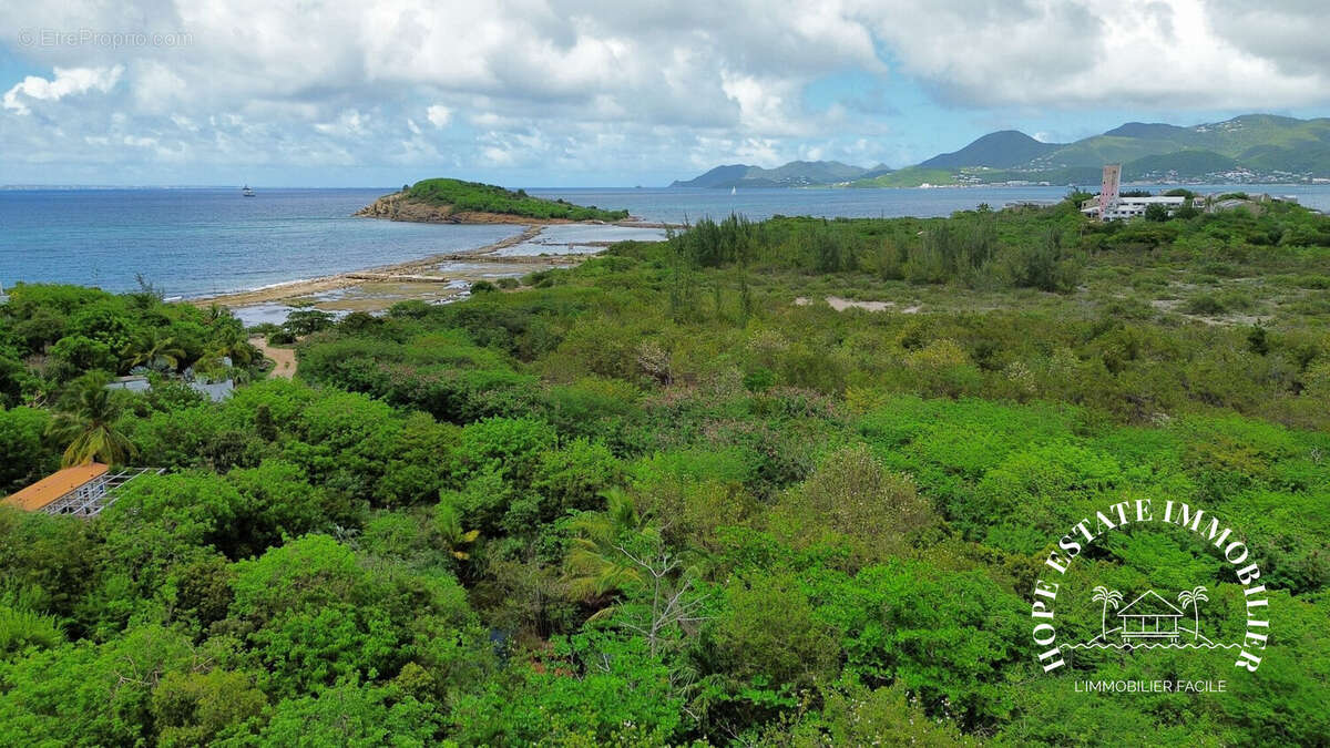 Terrain à SAINT-MARTIN