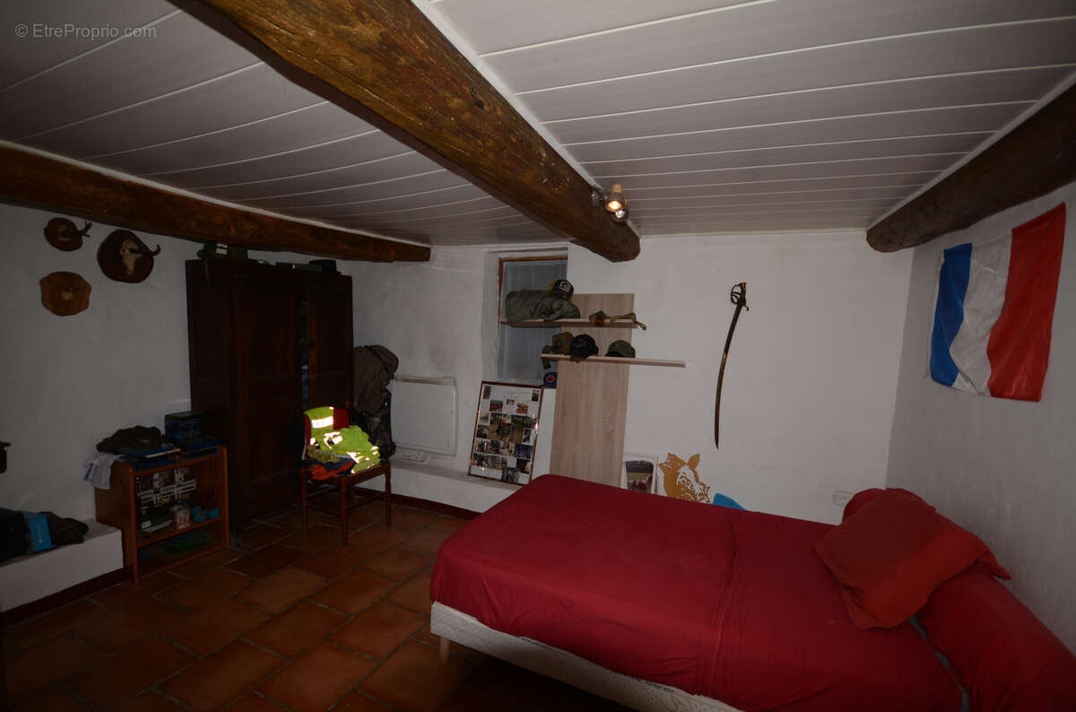 Maison à AUPS