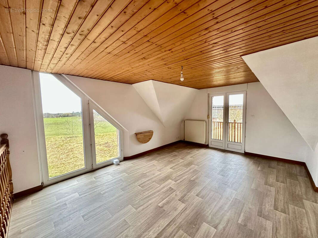 Maison à ESMOULIERES