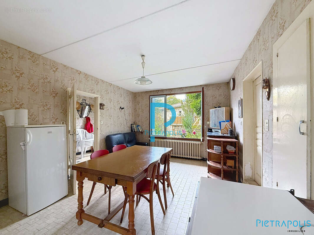 Maison 130 m² à Affoux  - photo 6