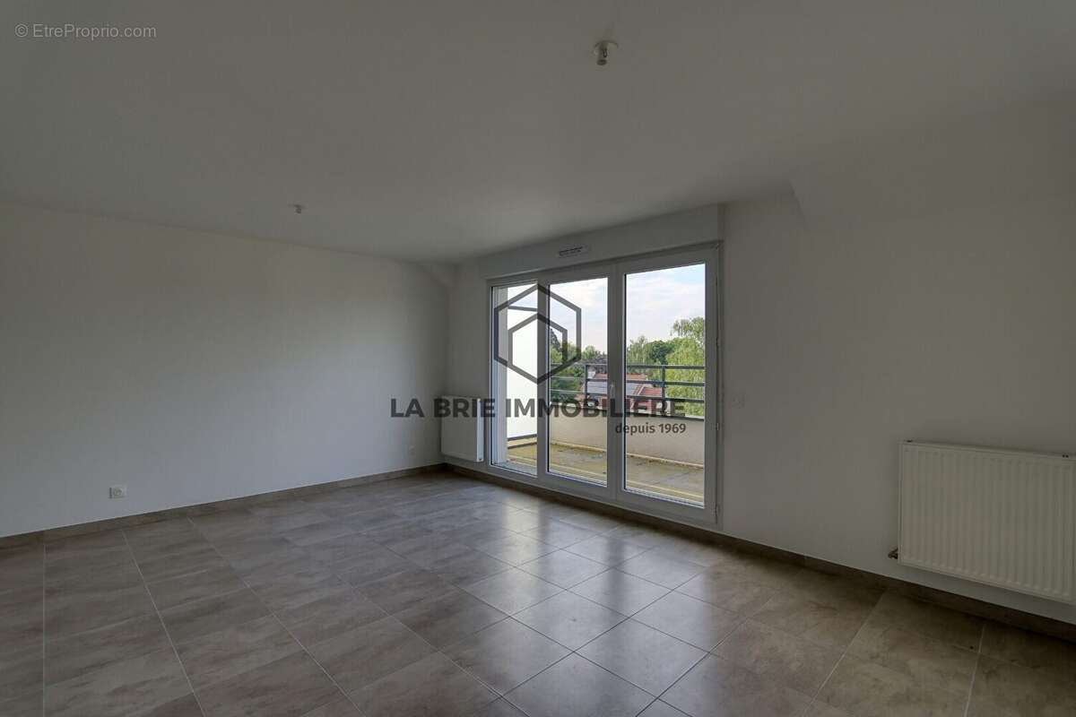 Appartement 66 m² à Emerainville  - photo 5