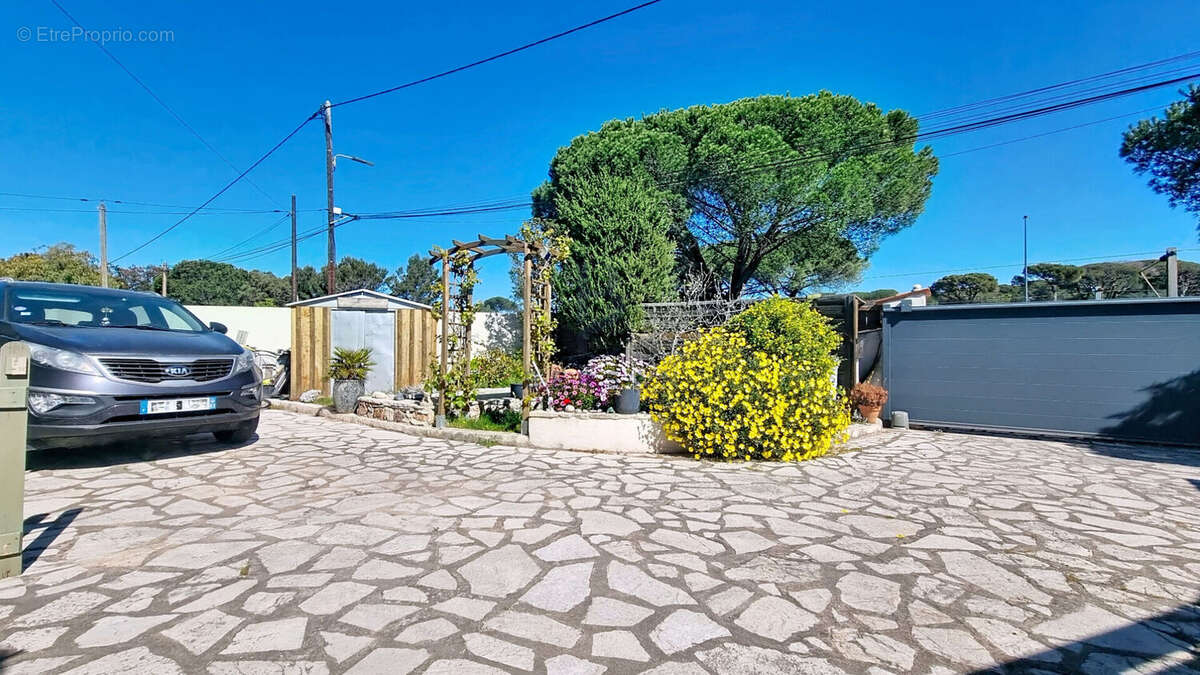 Maison à PUGET-SUR-ARGENS