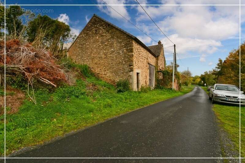 Maison à LIGNEROLLES