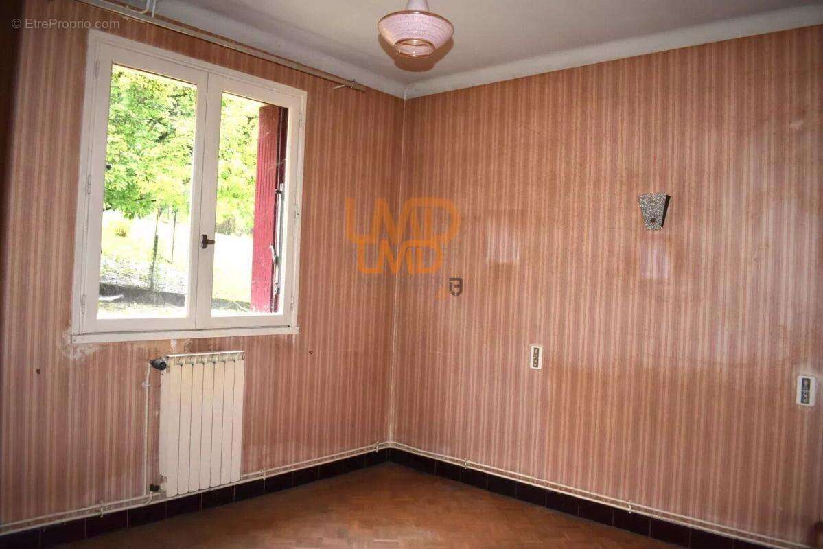 Maison à DECAZEVILLE