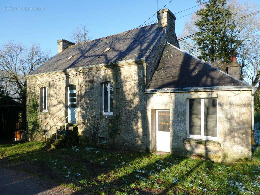 Maison à SAINT-CARADEC-TREGOMEL