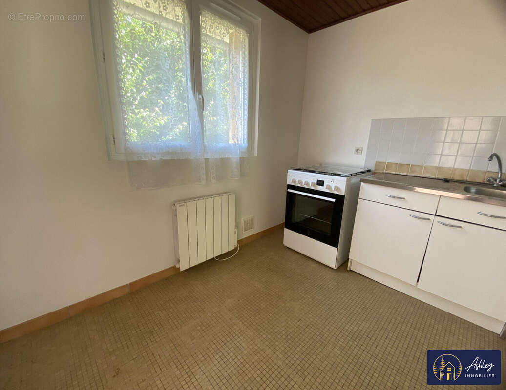 Maison 3 pièces YDES - Maison à YDES