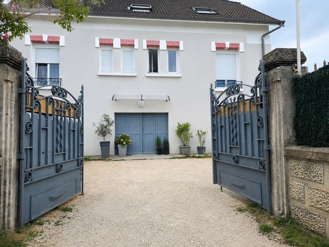Présentation du bien : Maison 6 pièces à vendre aux ABRETS - photo 2