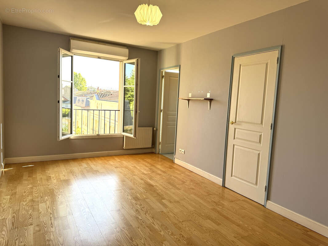 Appartement à BORDEAUX