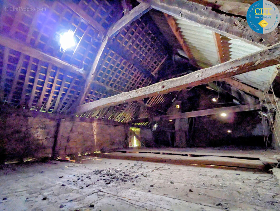 À Tréal, Maison à rénover d'environ 140m2 à acheter 30 100 € - photo 7