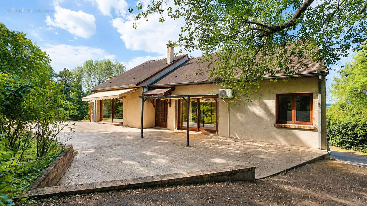 Maison à MEZIERES-SUR-SEINE