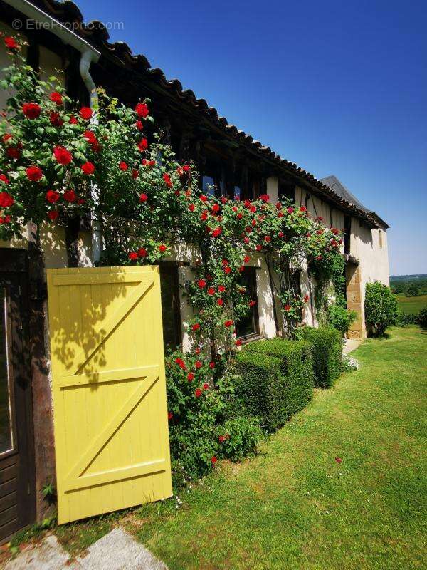 Maison à LADEVEZE-RIVIERE