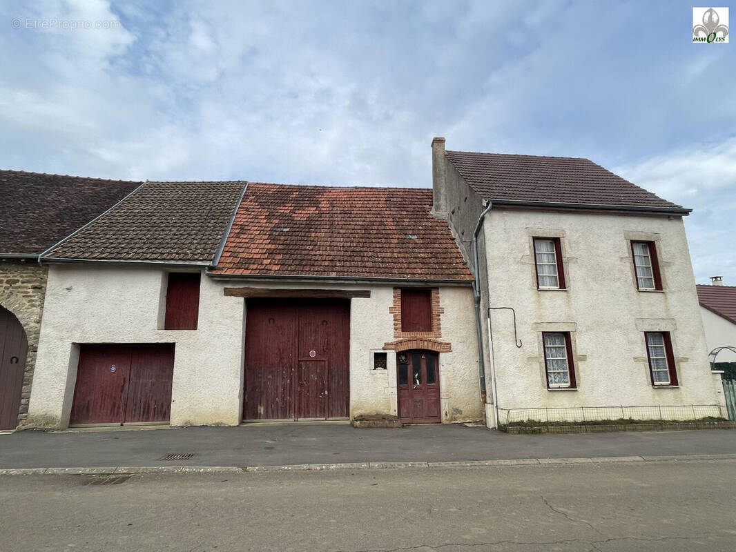 Maison à VIC-DES-PRES
