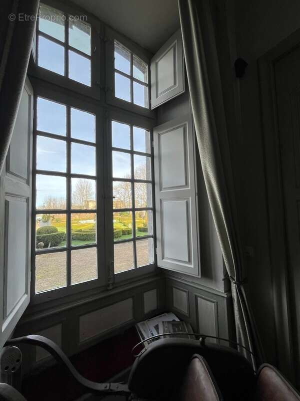 ELEGANT CHATEAU XVIIIs, sans travaux, sur 1 hectare clos de murs, jardin paysagé, chapelle, orangerie, dépendances, pour famille - photo 97