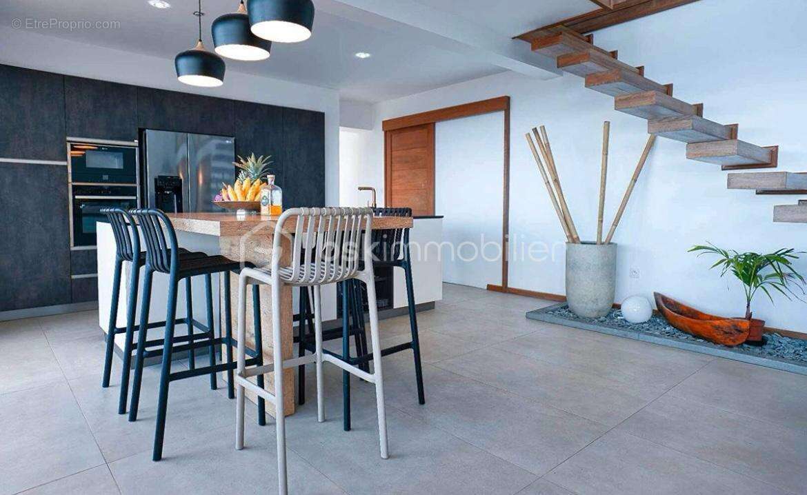 Maison à LES AVIRONS