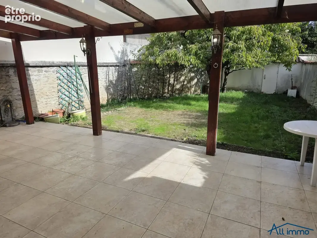 Maison 6 pièces 158 m² à vendre à Saint-Maur-Des-Fosses (94100) - photo 2