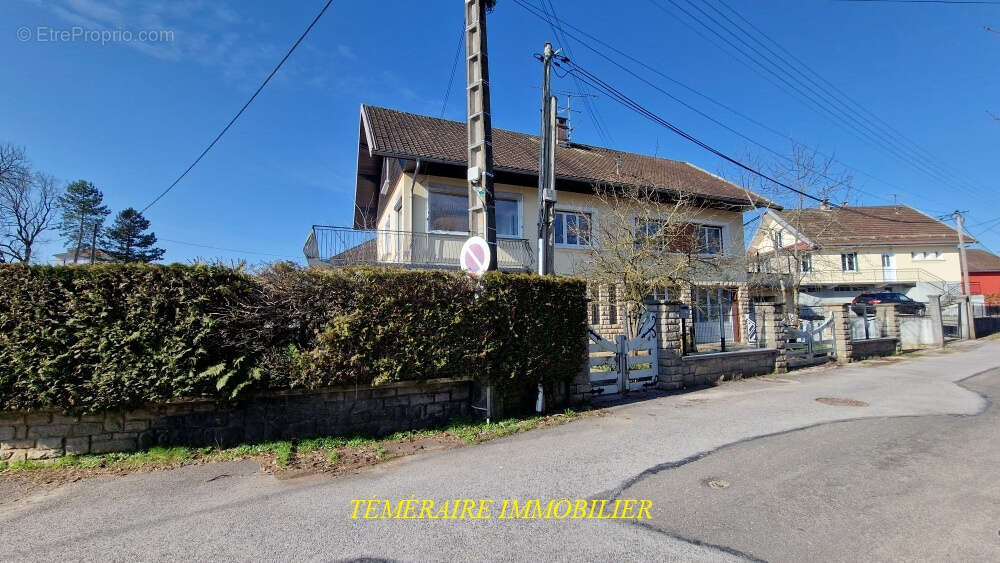 Maison à CHAMPAGNOLE