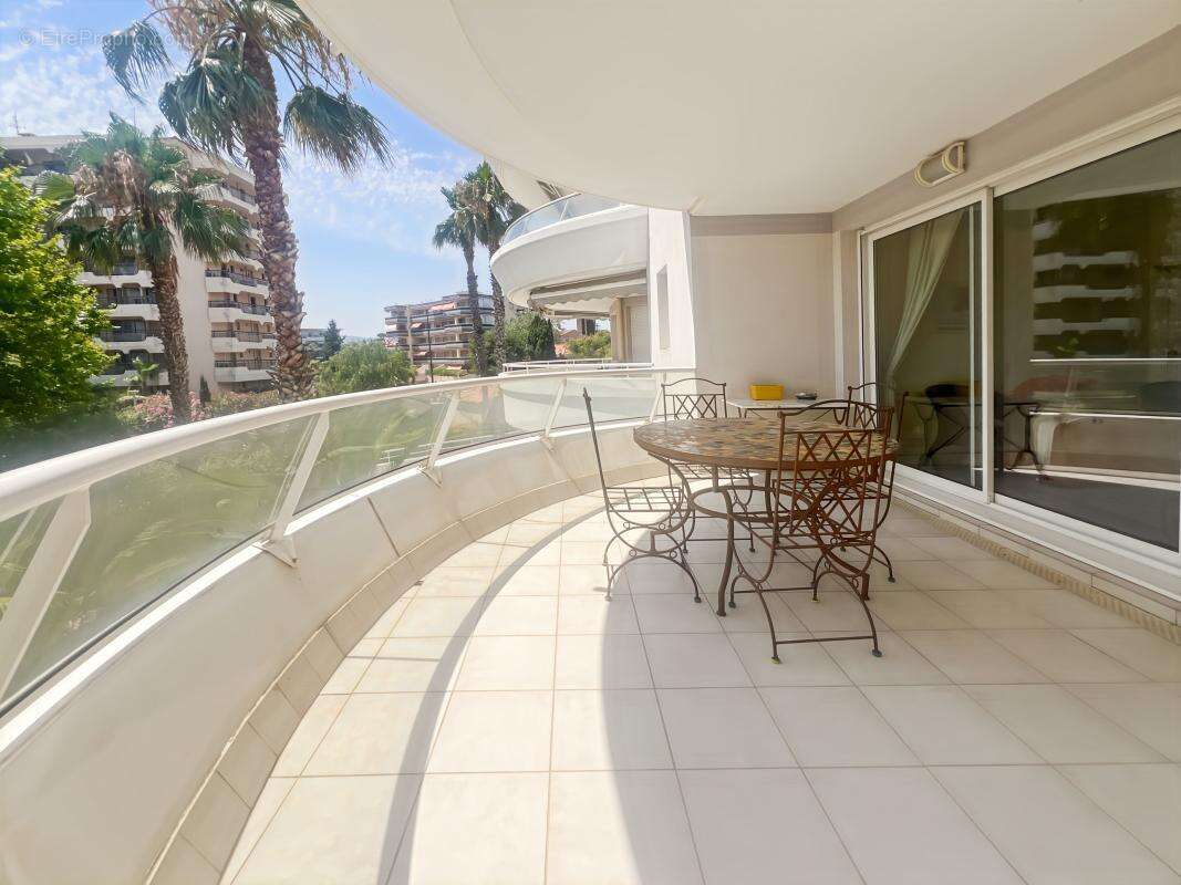 Fréjus Plage : T2 de standing en front de mer avec terrasse et garage - photo 9