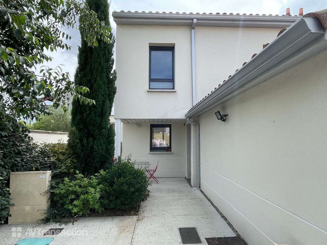Maison 80 m² à Castelginest  - photo 8