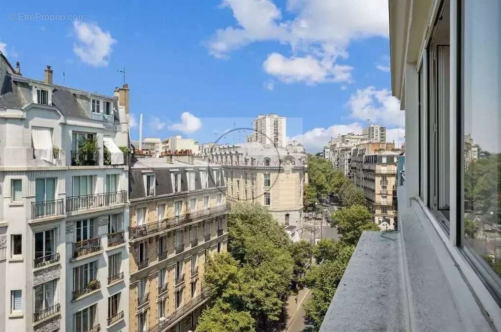Appartement à PARIS-20E
