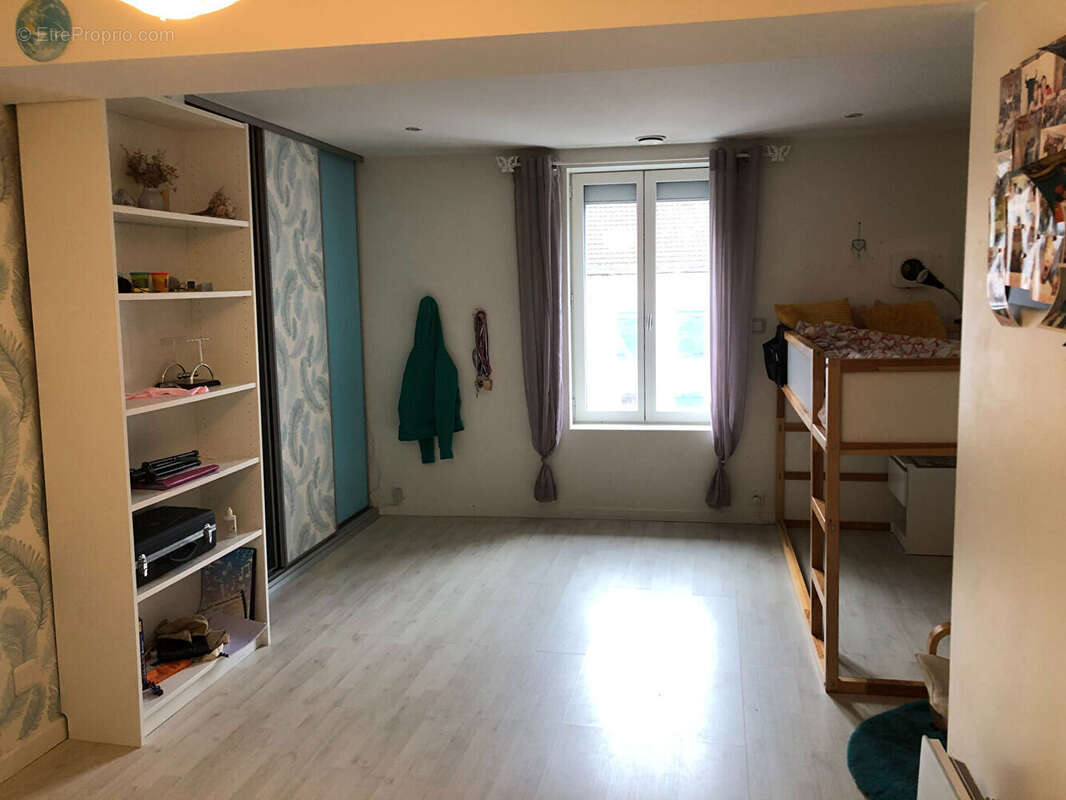 Maison à SAINT-CYR-SUR-MORIN