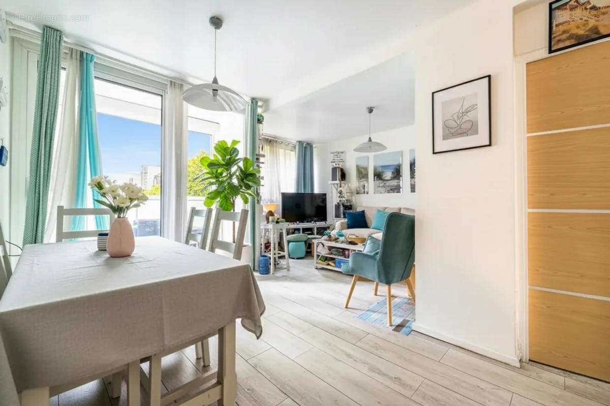 Appartement à SAVIGNY-SUR-ORGE